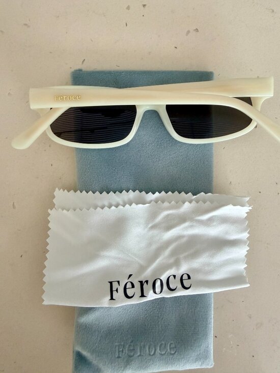 Feroce Off-White Polarized Hilary Style Sunglasses